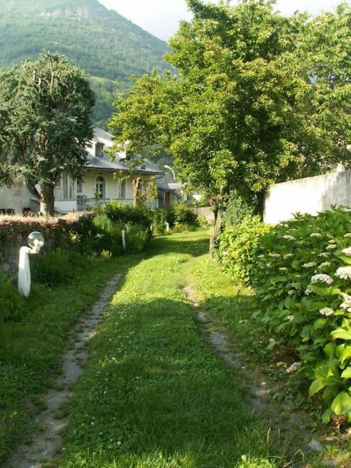 Magnifique Maison De Maitre Du 18E Avec Jardin Luz-Saint-Sauveur Esterno foto